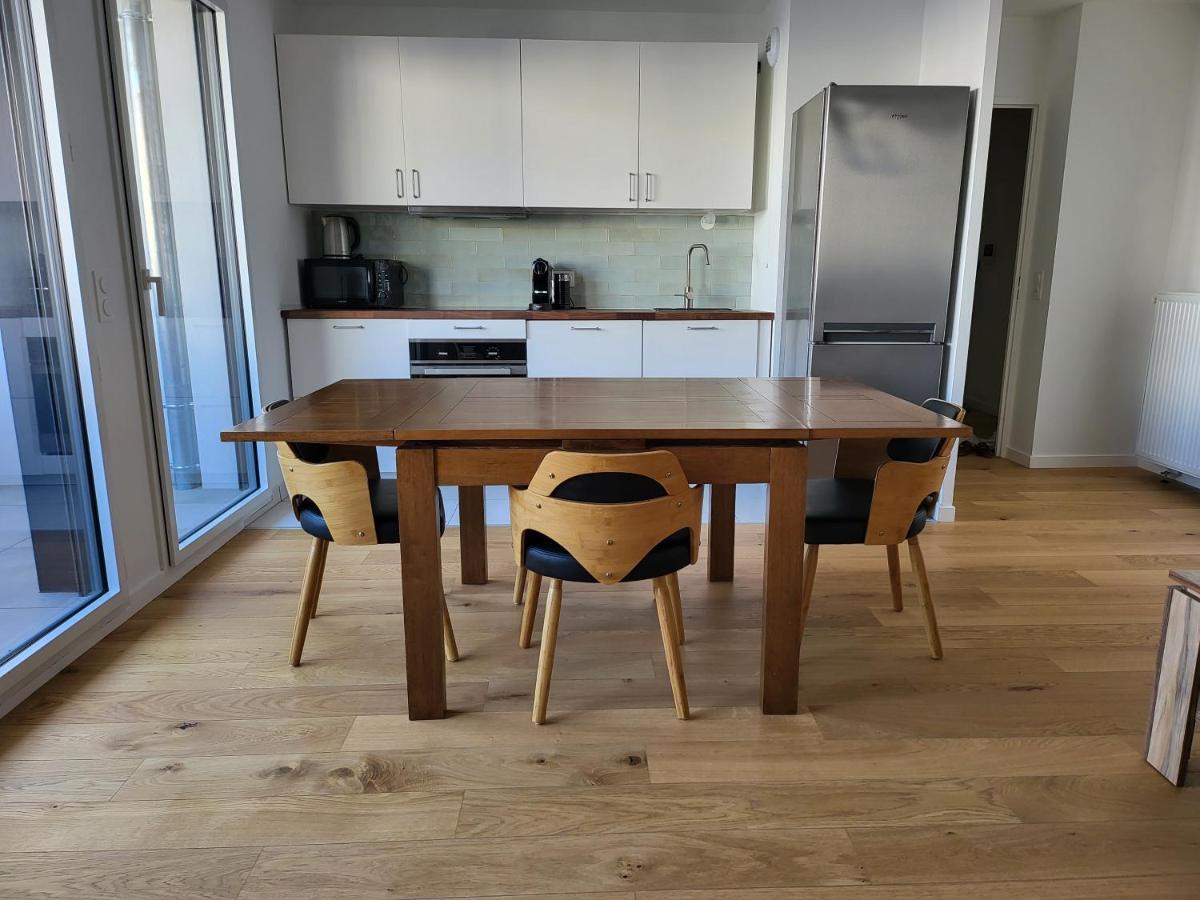 Superbe Appartement A 3Min A Pieds De La Gare 쉐시 외부 사진